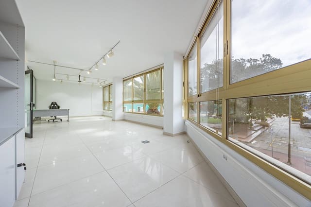 5 makuuhuone Toimisto vuokrattavana paikassa Santa Catalina - Canteras, Las Palmas de Gran Canaria mukana 
autotalli - 4 000 € (Ref: 9262599)