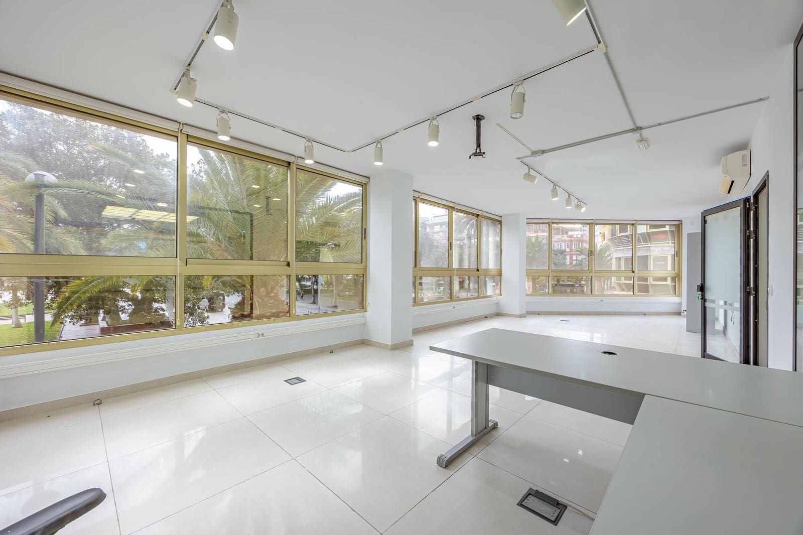 5 sovrum Kontor att hyra i Las Palmas de Gran Canaria med garage - 4 000 € (Ref: 9262599)