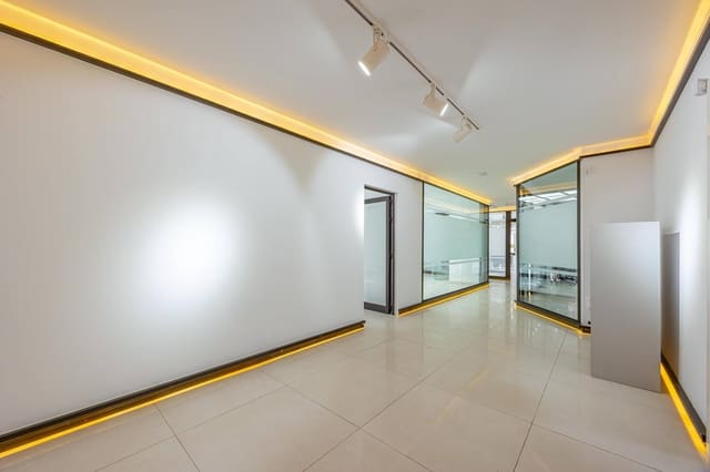 5 soveværelse Kontor til leje i Santa Catalina - Canteras, Las Palmas de Gran Canaria med garage - € 3.500 (Ref: 9262599)