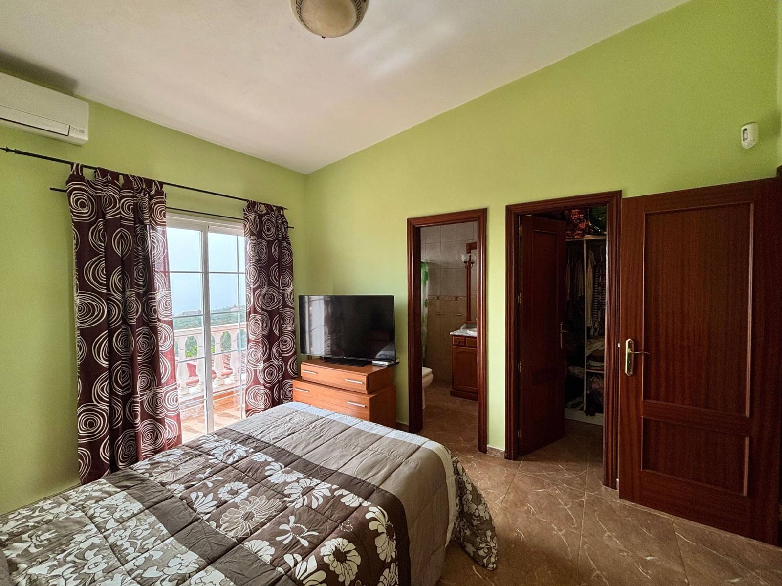 8 soverom Finca/Herregård til salgs i El Rosario med garasje - € 485 000 (Ref: 9262602)