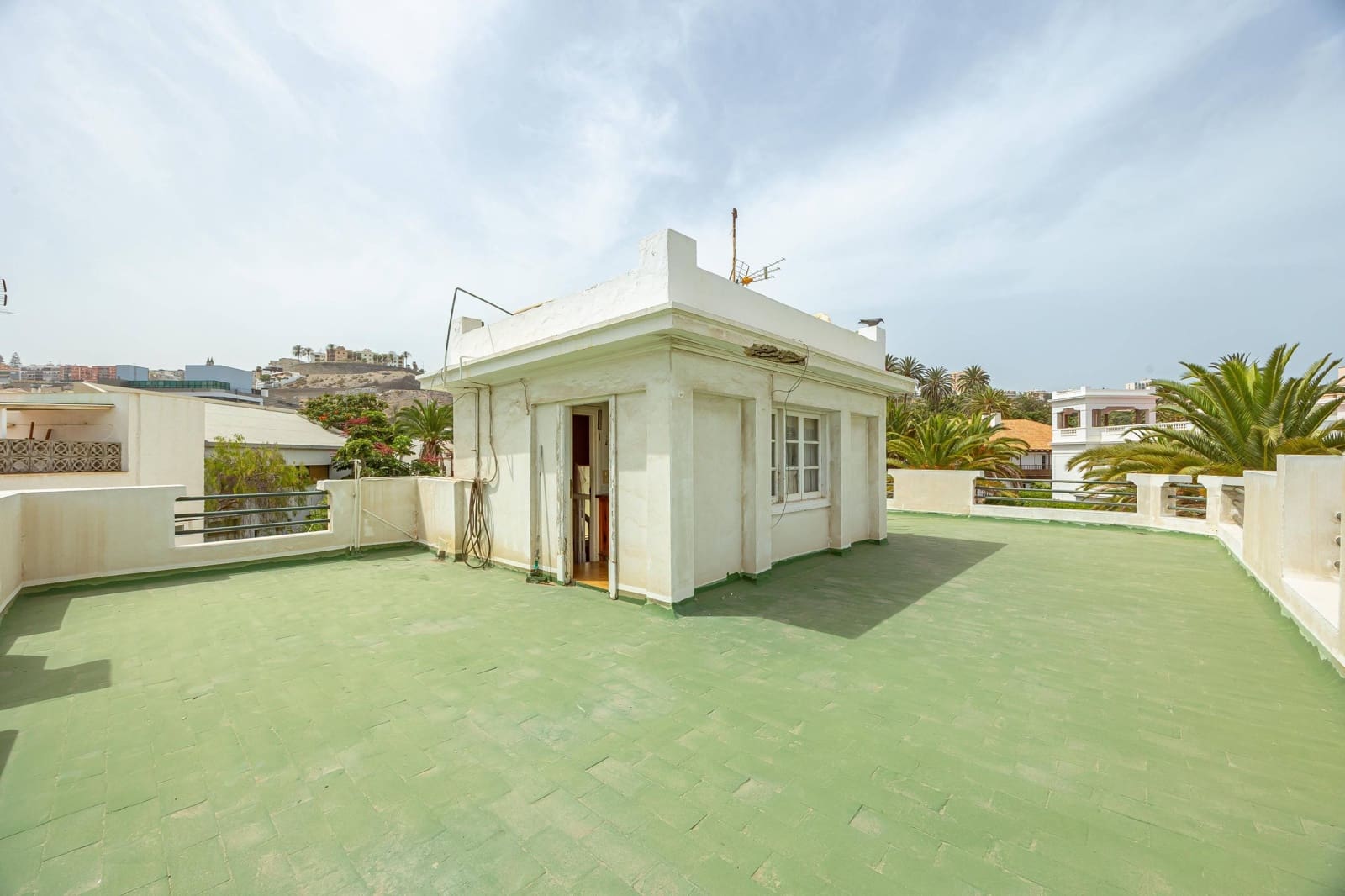 5 sypialnia Willa na sprzedaż w Las Palmas de Gran Canaria z garażem - 1 100 000 € (Ref: 9265393)