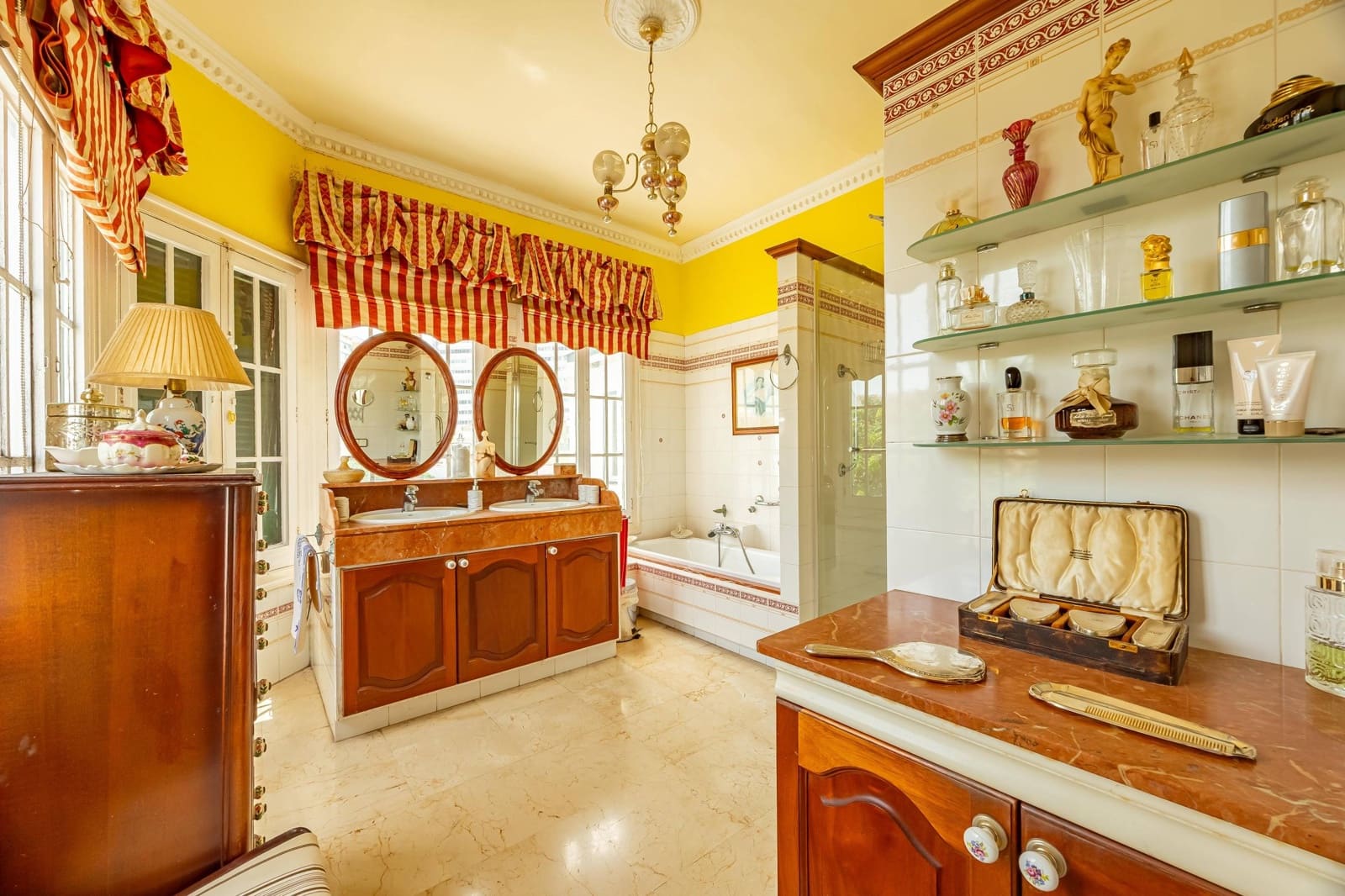 5 sovrum Villa till salu i Las Palmas de Gran Canaria med garage - 1 100 000 € (Ref: 9265393)