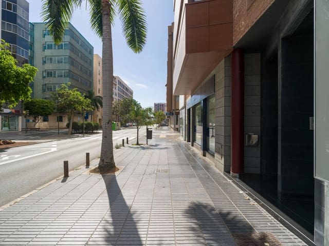 Piso de 3 habitaciones en Triana, Las Palmas de Gran Canaria en venta con garaje - 399.000 € (Ref: 9276336)