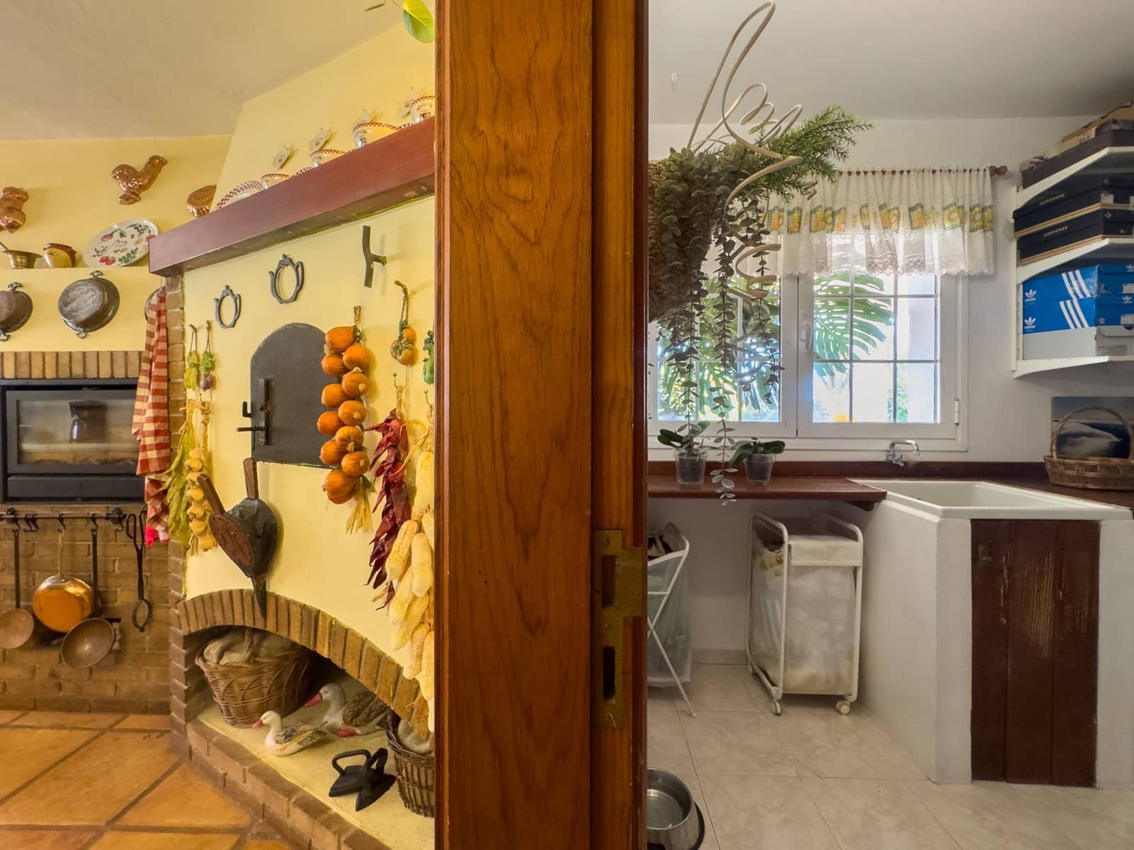 4 bedroom Villa for sale in El Rosario with pool garage - € 999,900 (Ref: 9282218)