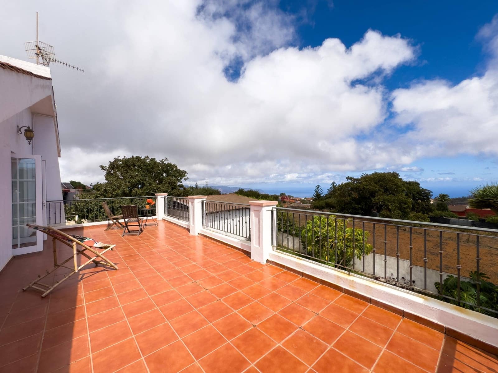 4 bedroom Villa for sale in El Rosario with pool garage - € 999,900 (Ref: 9282218)