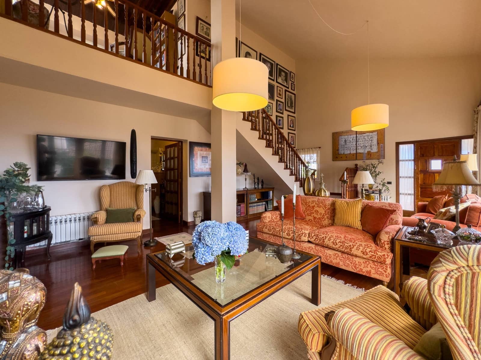 4 bedroom Villa for sale in El Rosario with pool garage - € 999,900 (Ref: 9282218)