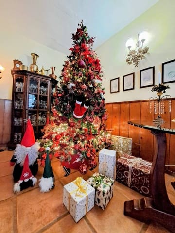 Chalet de 4 habitaciones en El Rosario en venta con piscina garaje - 999.900 € (Ref: 9282218)