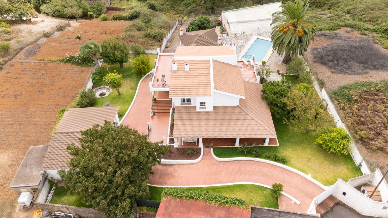 4 bedroom Villa for sale in El Rosario with pool garage - € 999,900 (Ref: 9282218)