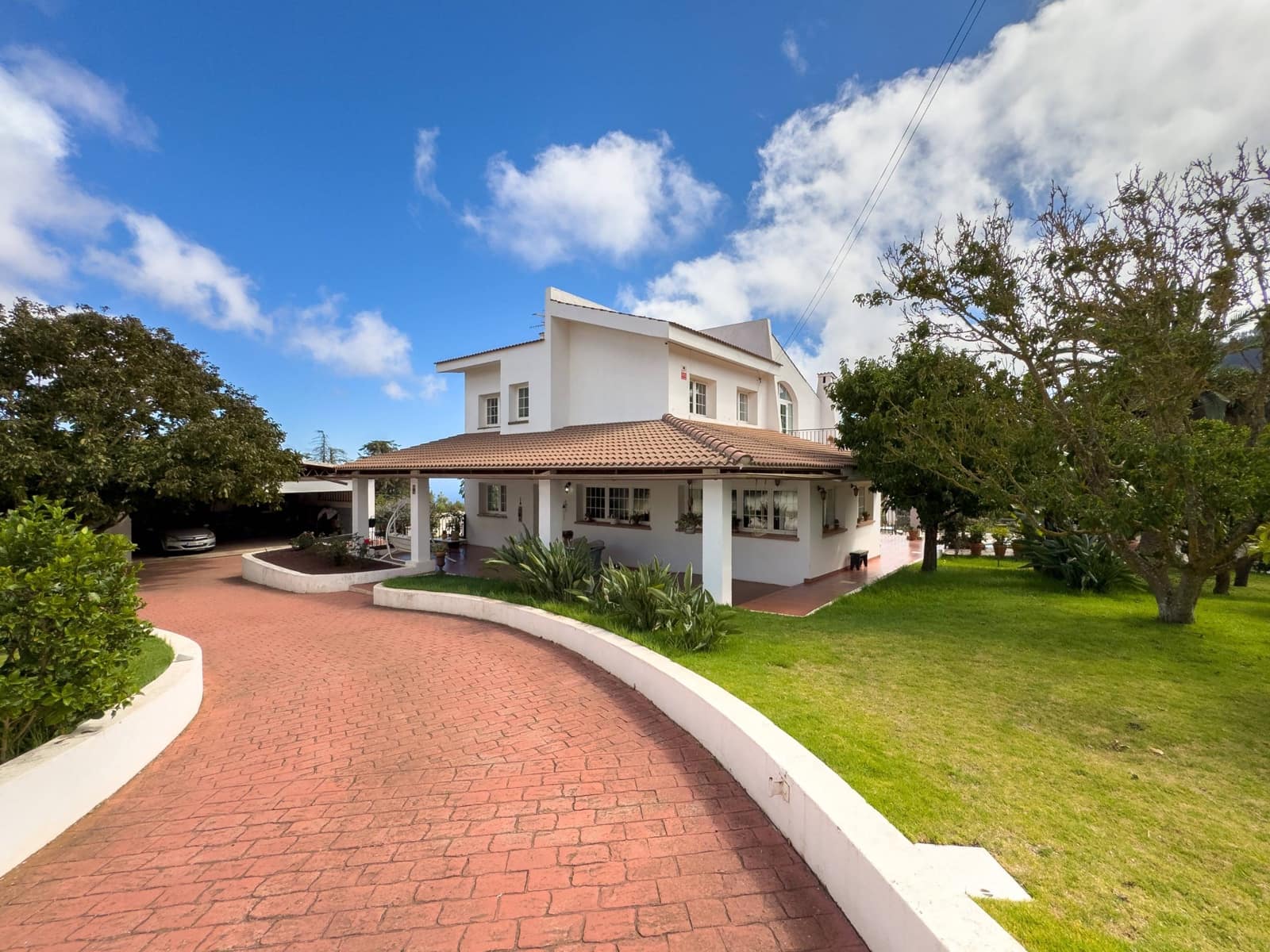 4 bedroom Villa for sale in El Rosario with pool garage - € 999,900 (Ref: 9282218)