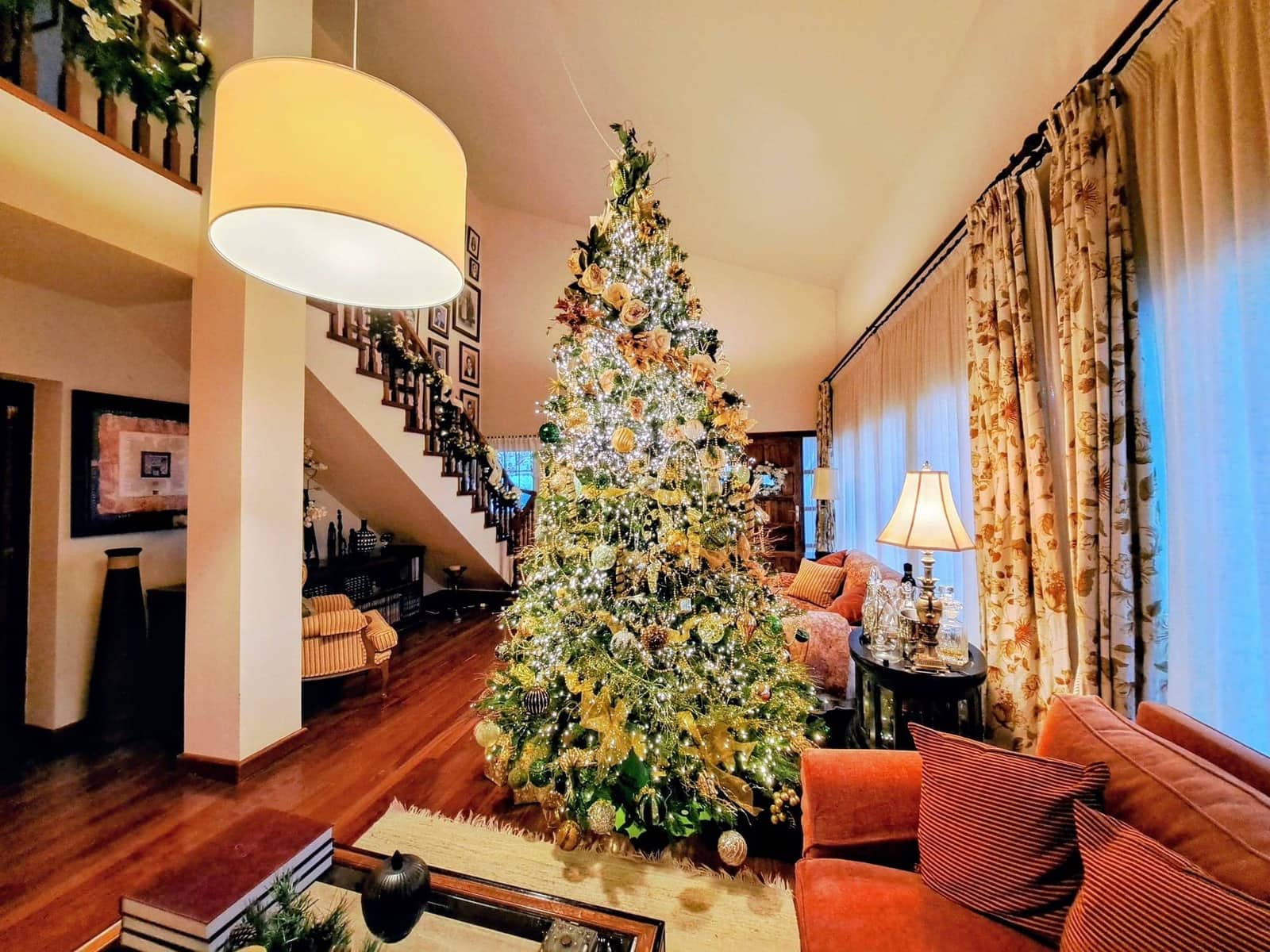 4 bedroom Villa for sale in El Rosario with pool garage - € 999,900 (Ref: 9282218)