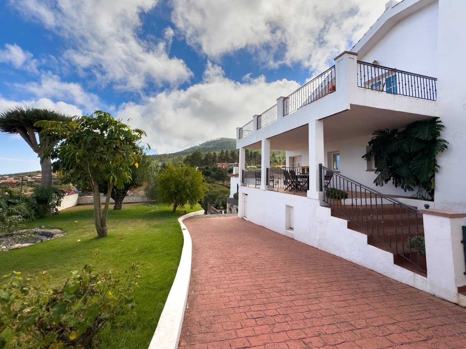 4 quarto Moradia para venda em El Rosario com piscina garagem - 999 900 € (Ref: 9282218)