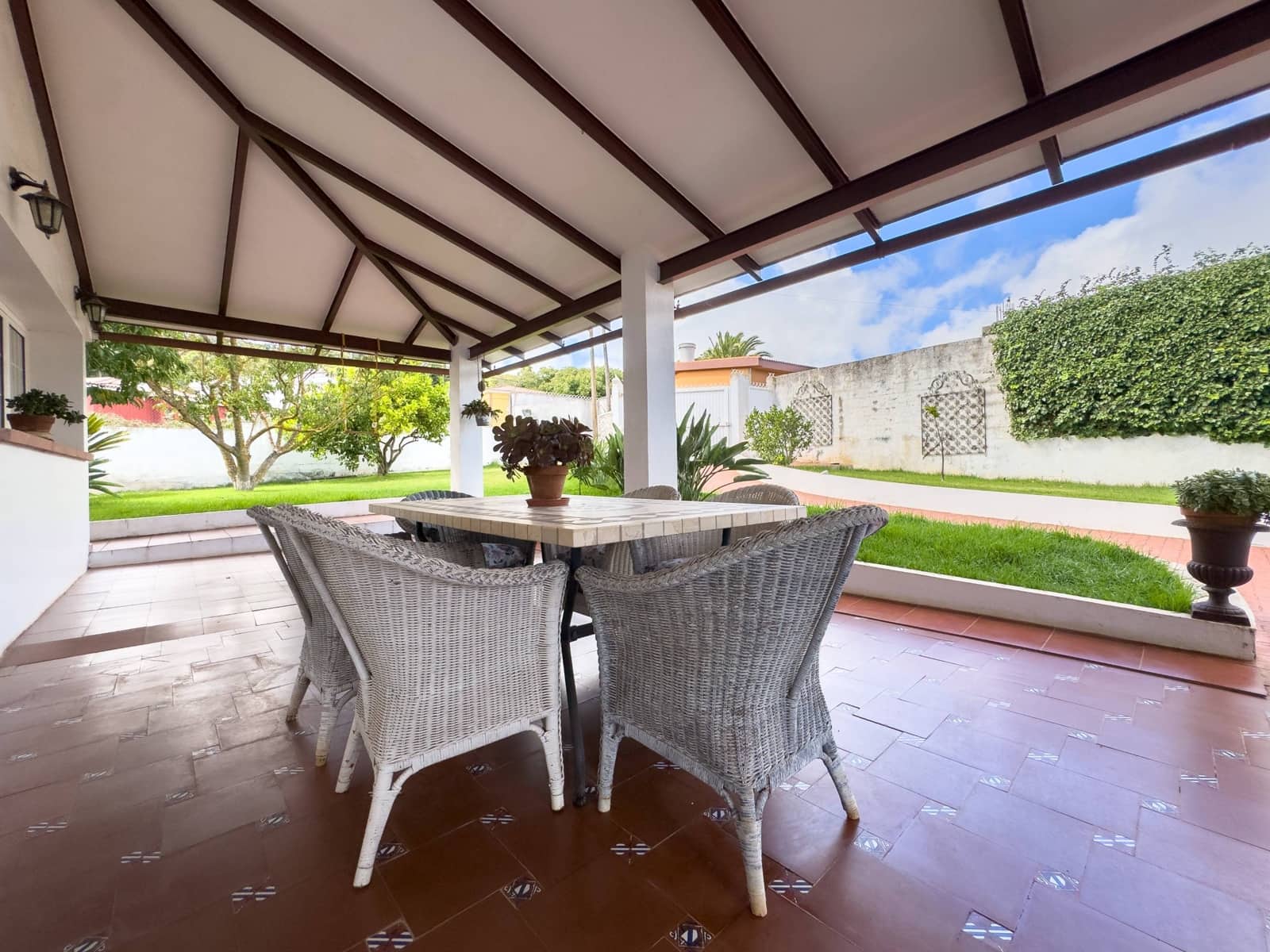 4 bedroom Villa for sale in El Rosario with pool garage - € 999,900 (Ref: 9282218)