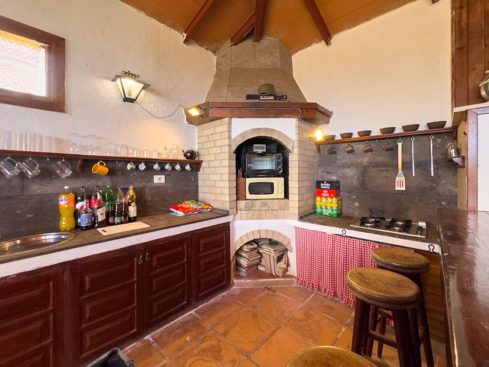 4 bedroom Villa for sale in El Rosario with pool garage - € 999,900 (Ref: 9282218)