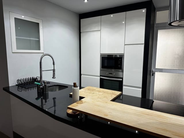 1 soveværelse Lejlighed til salg i Santa Cruz de Tenerife med garage - € 310.000 (Ref: 9291561)