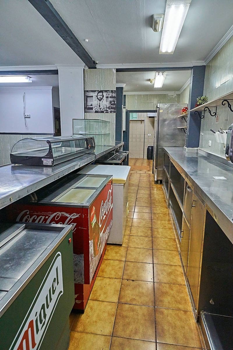 Commercial for sale in Las Palmas de Gran Canaria - € 201,000 (Ref: 9310898)