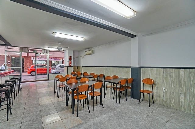 Commercieel te koop in Guanarteme, Las Palmas de Gran Canaria - € 201.000 (Ref: 9310898)