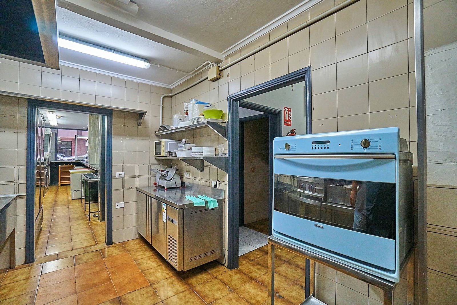 Commercial for sale in Las Palmas de Gran Canaria - € 201,000 (Ref: 9310898)