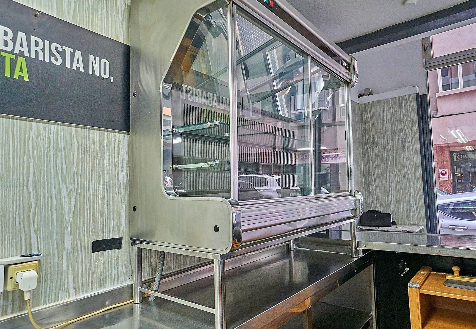 Commercial for sale in Las Palmas de Gran Canaria - € 201,000 (Ref: 9310898)