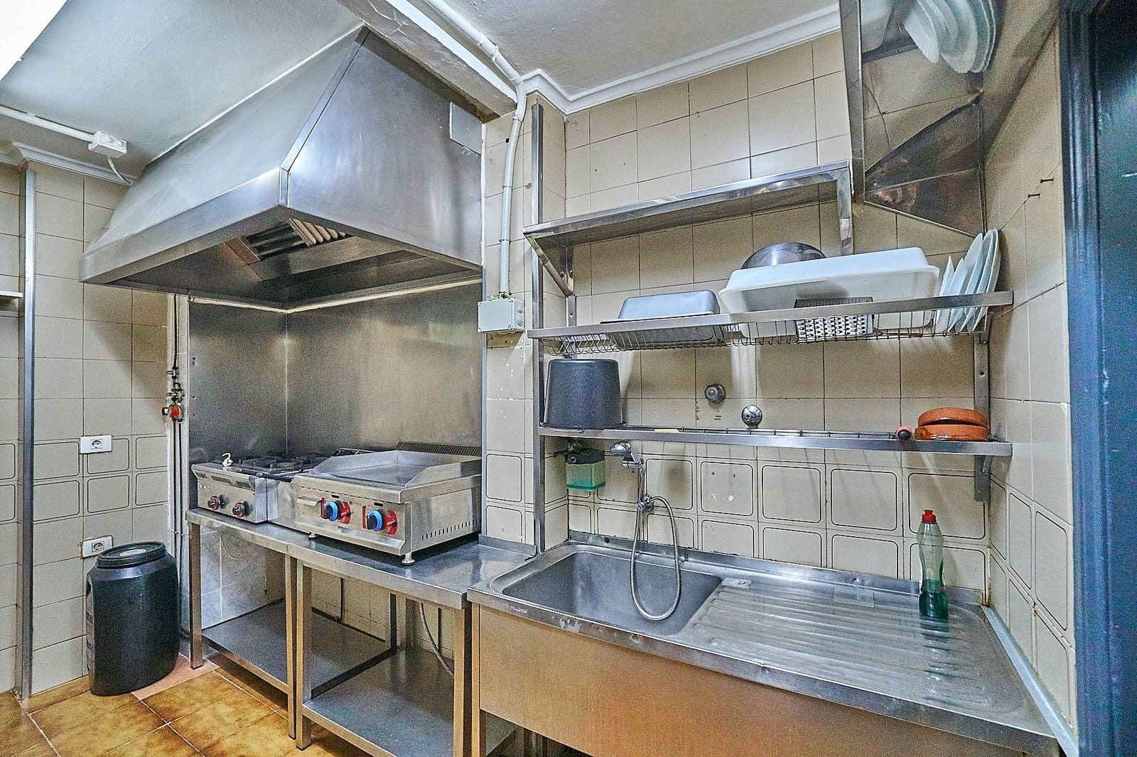 Commercial for sale in Las Palmas de Gran Canaria - € 201,000 (Ref: 9310898)