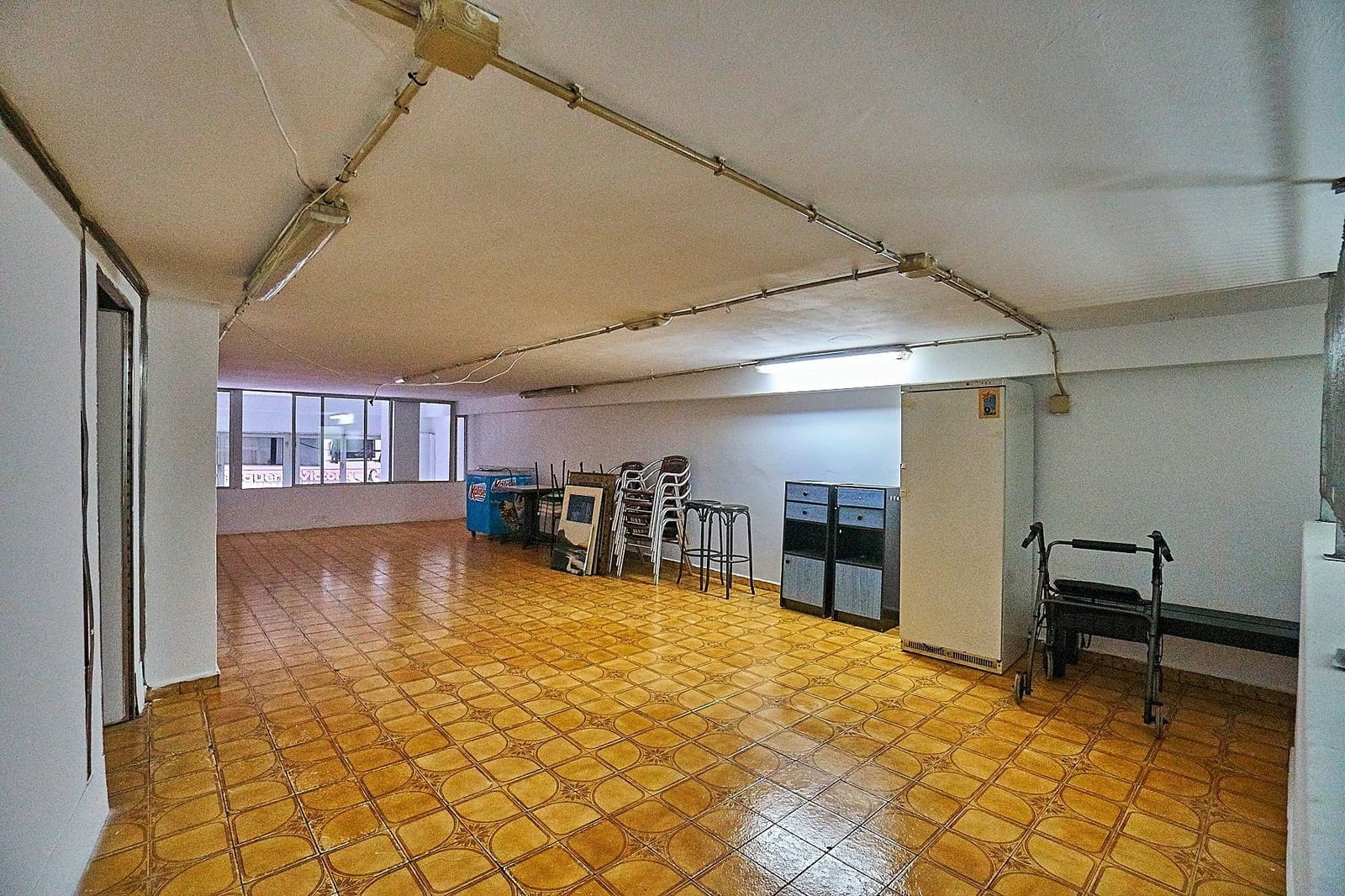 Commercial for sale in Las Palmas de Gran Canaria - € 201,000 (Ref: 9310898)