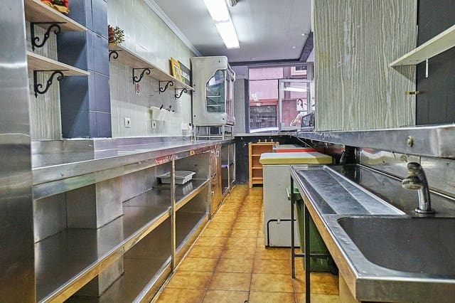 Local Comercial en Guanarteme, Las Palmas de Gran Canaria en venta - 201.000 € (Ref: 9310898)