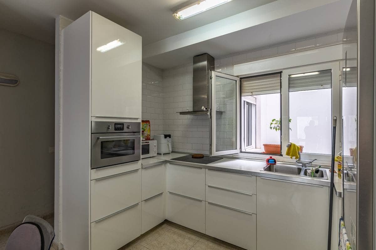 2 soverom Leilighet til salgs i Las Palmas de Gran Canaria - € 225 000 (Ref: 9312881)