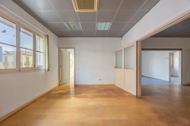 Piso de 8 habitaciones en Triana, Las Palmas de Gran Canaria en venta - 380.000 € (Ref: 9321908)