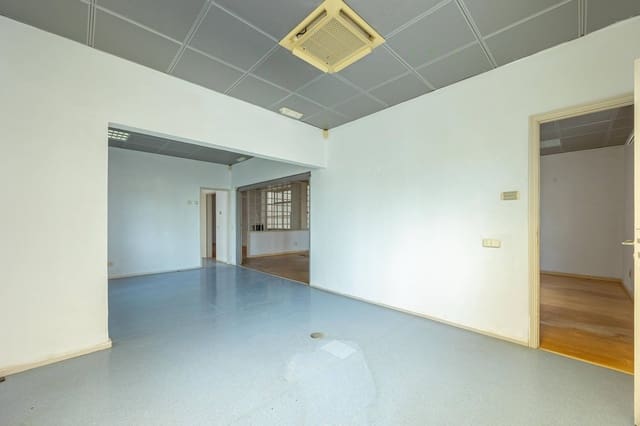 Piso de 8 habitaciones en Triana, Las Palmas de Gran Canaria en venta - 380.000 € (Ref: 9321908)