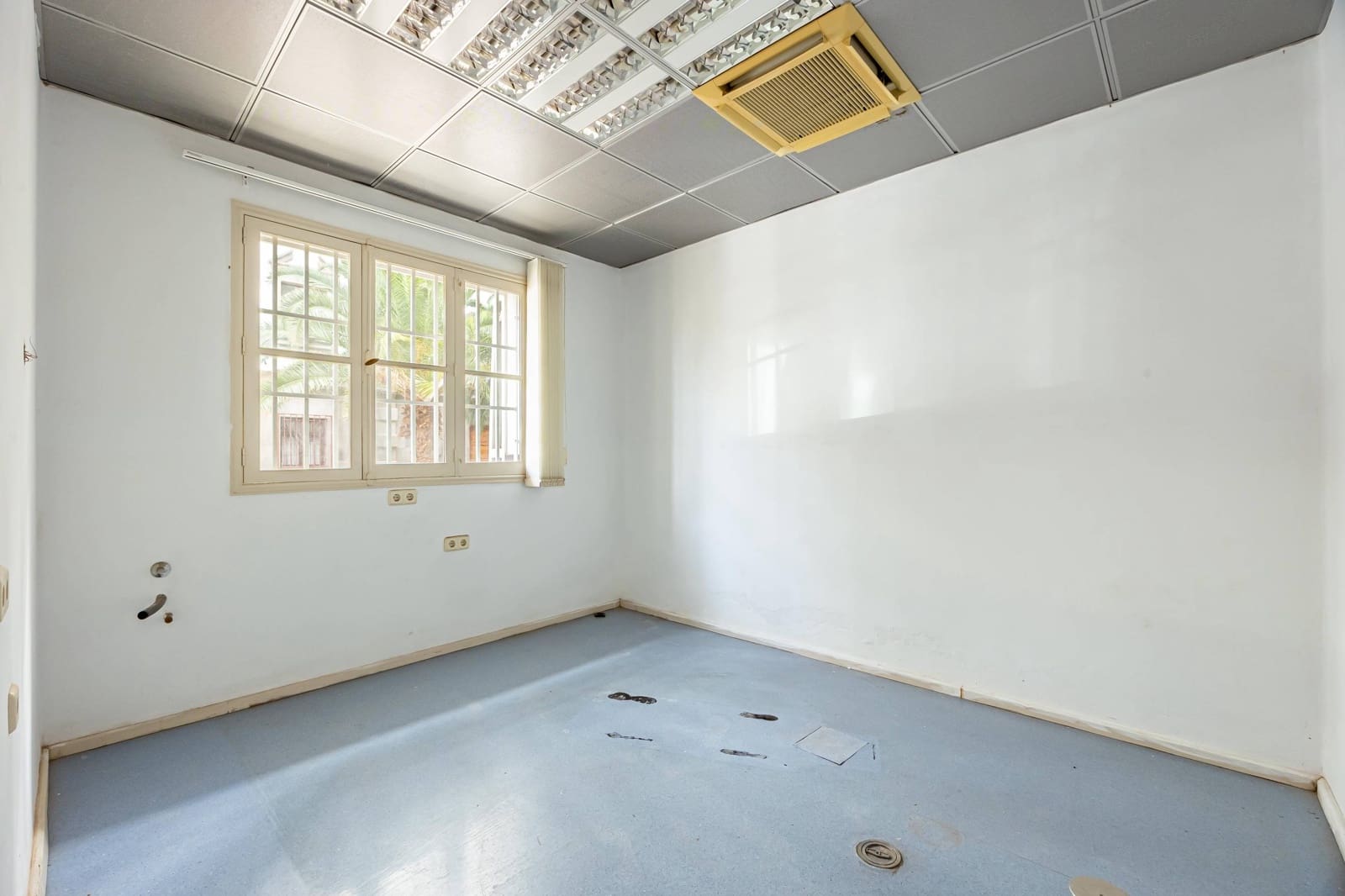 Piso de 8 habitaciones en Las Palmas de Gran Canaria en venta - 380.000 € (Ref: 9321908)