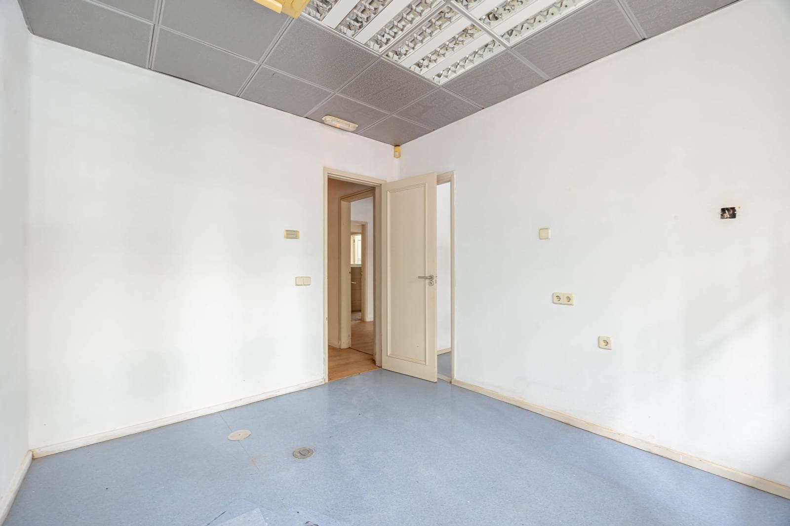 Piso de 8 habitaciones en Las Palmas de Gran Canaria en venta - 380.000 € (Ref: 9321908)