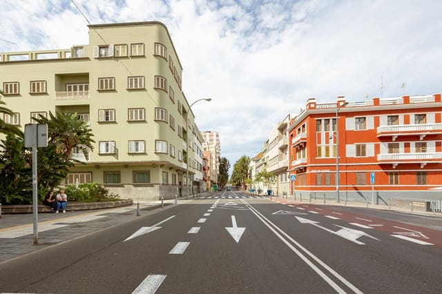 Piso de 8 habitaciones en Triana, Las Palmas de Gran Canaria en venta - 380.000 € (Ref: 9321908)