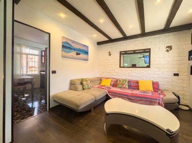 2 soverom Rekkehus til salgs i Arico med garasje - € 305 000 (Ref: 9321909)