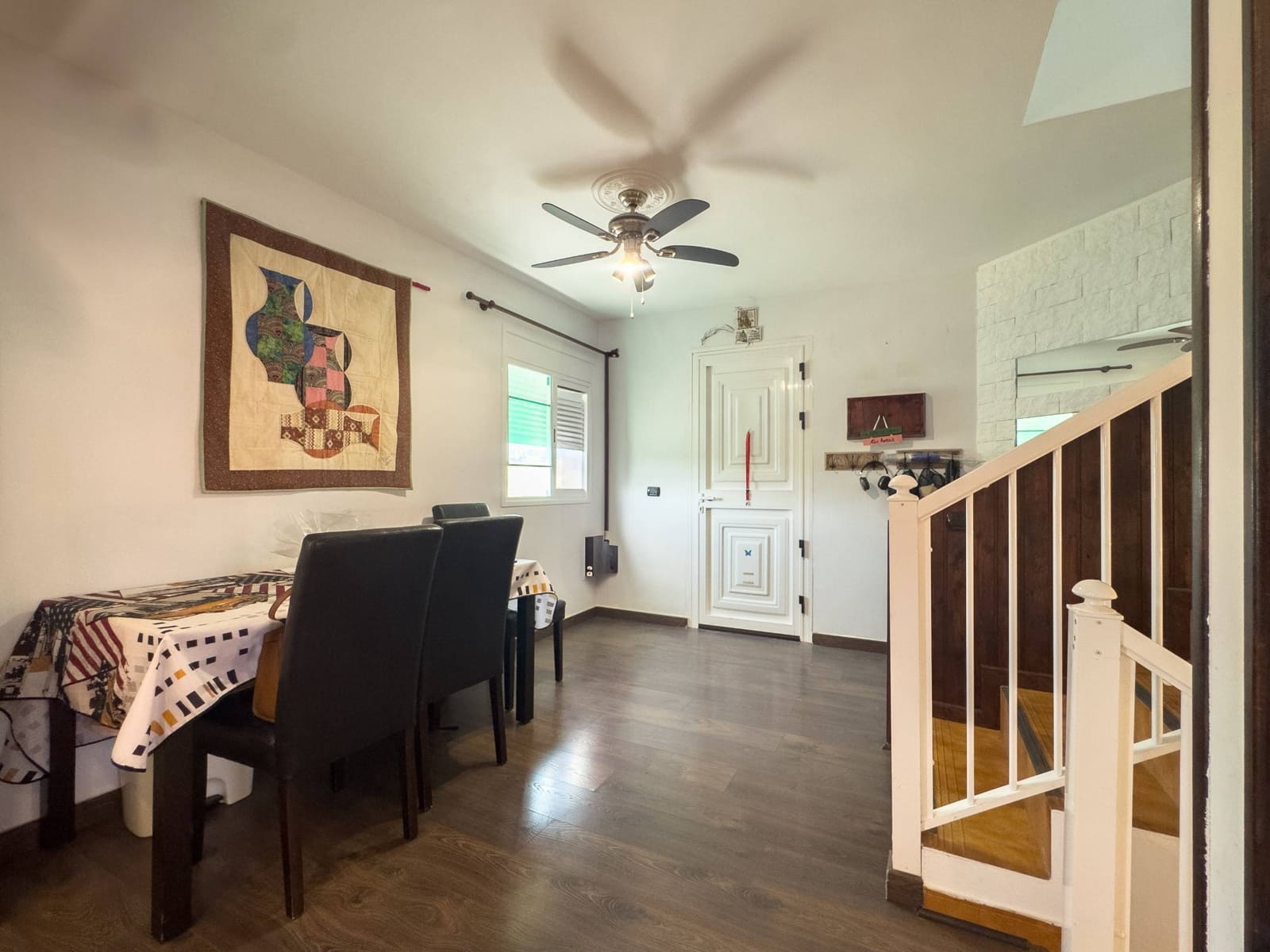 2 slaapkamer Rijtjeshuis te koop in Arico met garage - € 305.000 (Ref: 9321909)