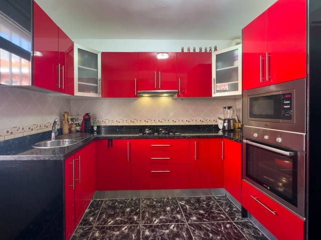 2 chambre Villa/Maison Mitoyenne à vendre à Arico avec garage - 305 000 € (Ref: 9321909)