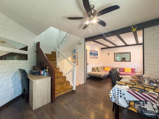 2 chambre Villa/Maison Mitoyenne à vendre à Arico avec garage - 305 000 € (Ref: 9321909)