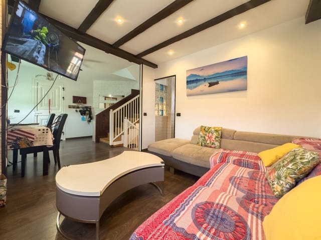 2 camera da letto Villetta a Schiera in vendita in Arico con garage - 305.000 € (Rif: 9321909)