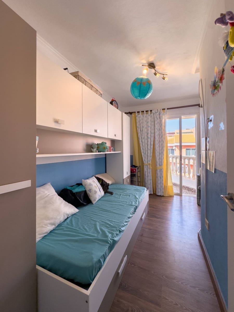 2 bedroom Terraced Villa for sale in Arico with garage - € 299,000 (Ref: 9321909)