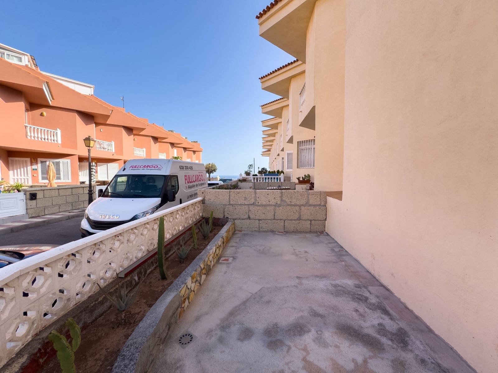 2 bedroom Terraced Villa for sale in Arico with garage - € 299,000 (Ref: 9321909)