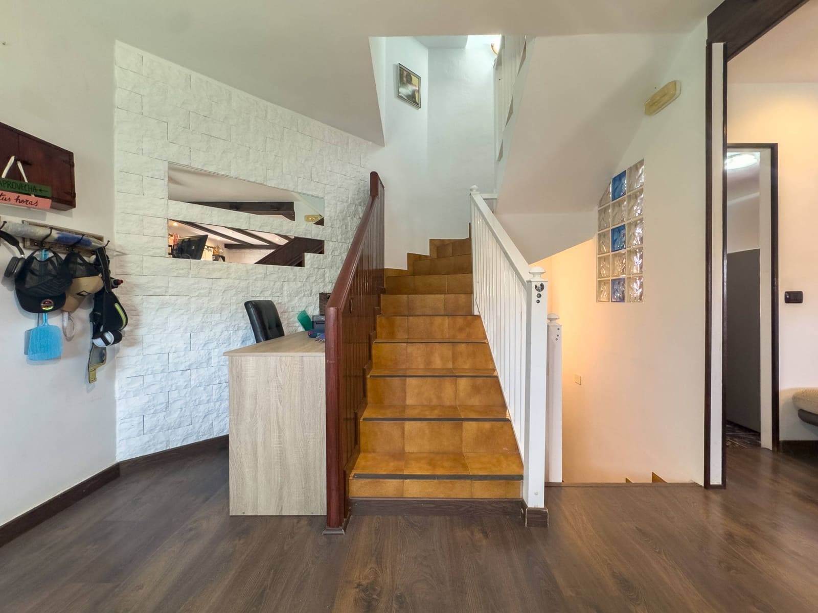 2 bedroom Terraced Villa for sale in Arico with garage - € 299,000 (Ref: 9321909)