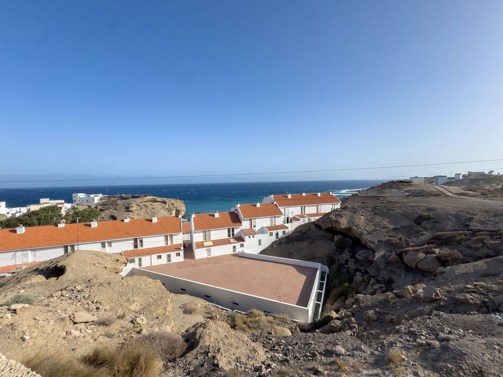 2 bedroom Terraced Villa for sale in Arico with garage - € 299,000 (Ref: 9321909)