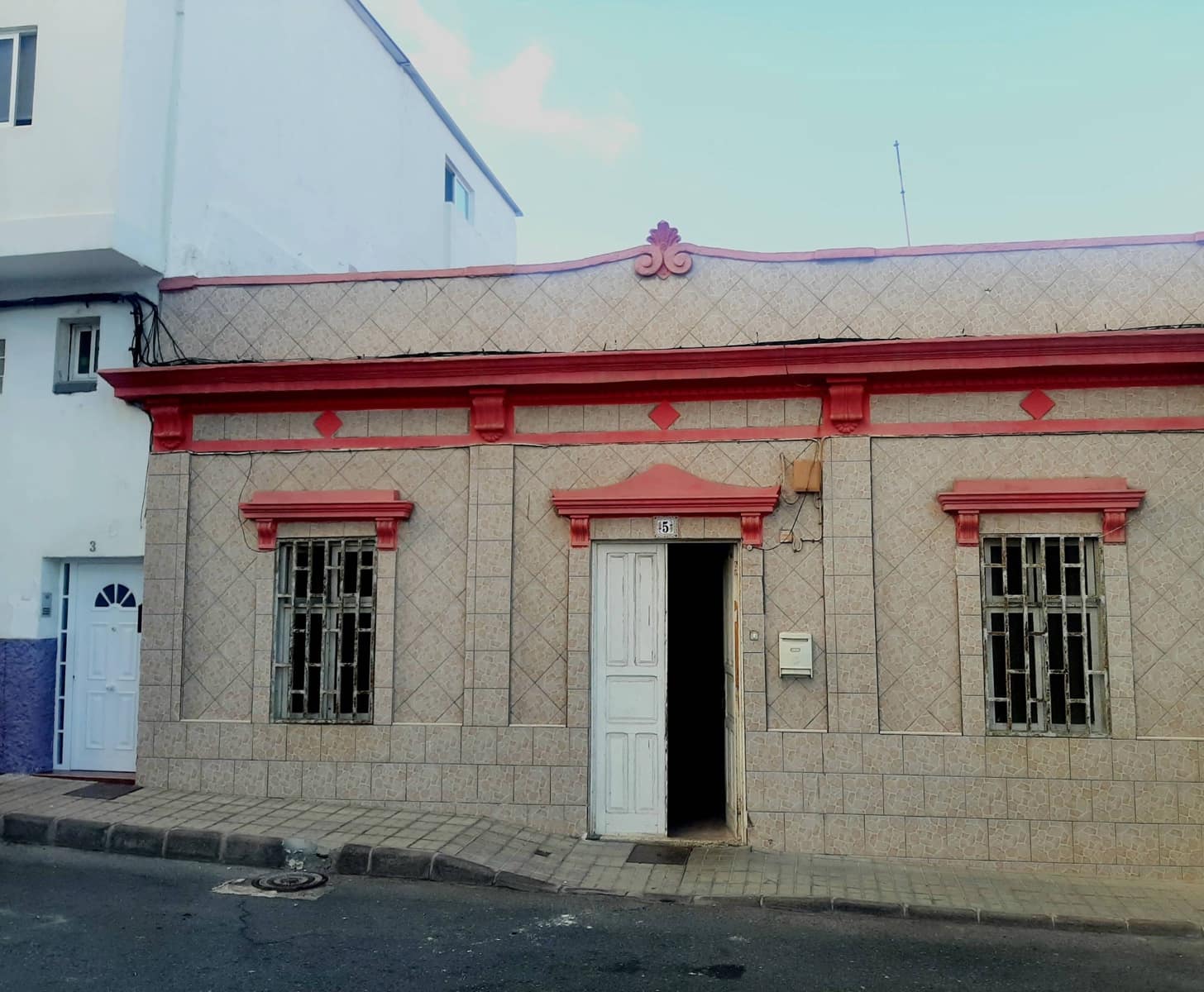 7 soveværelse Byhus til salg i Las Palmas de Gran Canaria - € 320.000 (Ref: 9330645)