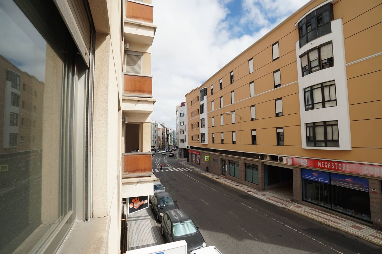 3 slaapkamer Flat te huur in Las Palmas de Gran Canaria met garage - € 1.200 (Ref: 9353621)