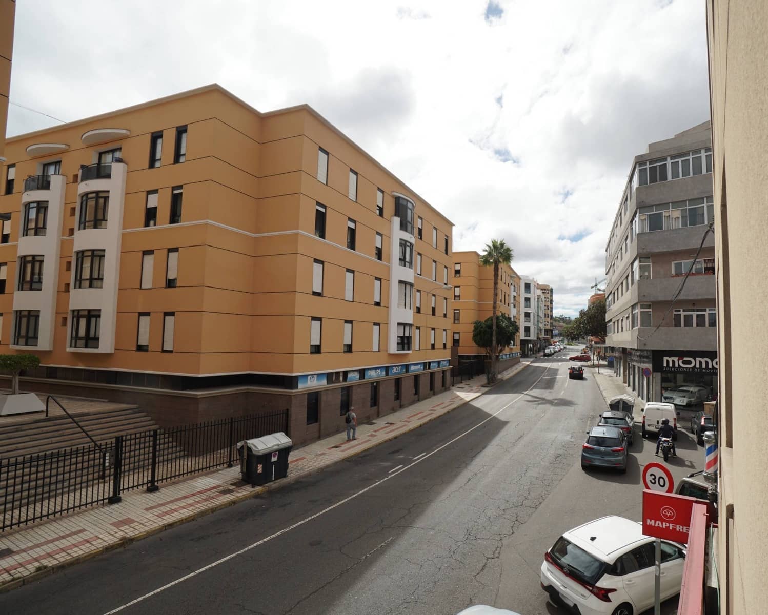 3 slaapkamer Flat te huur in Las Palmas de Gran Canaria met garage - € 1.200 (Ref: 9353621)