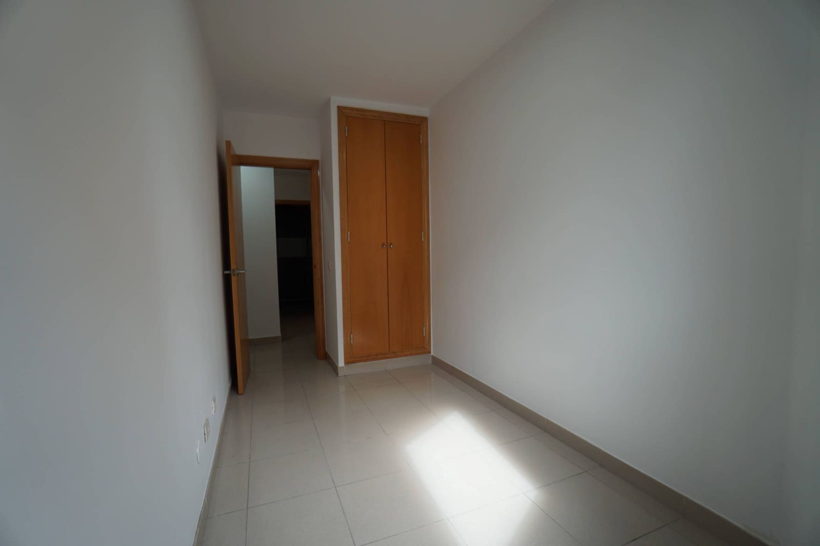 3 slaapkamer Flat te huur in Las Palmas de Gran Canaria met garage - € 1.200 (Ref: 9353621)