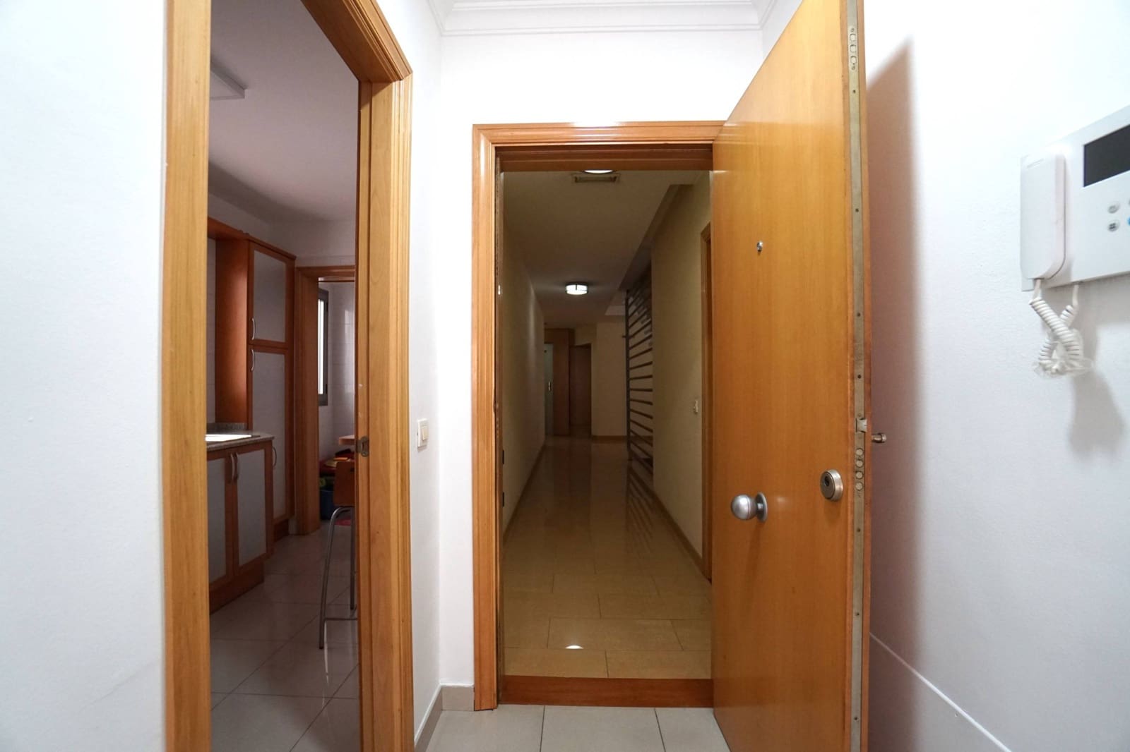 3 slaapkamer Flat te huur in Las Palmas de Gran Canaria met garage - € 1.200 (Ref: 9353621)