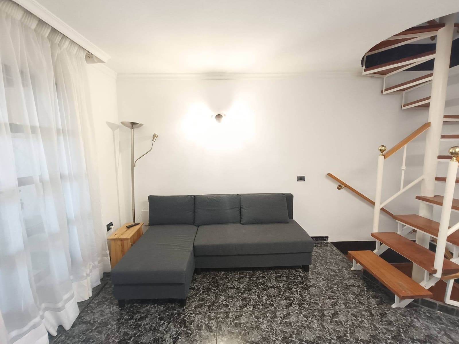 2 soverom Kjedet enebolig til leie i San Bartolome de Tirajana - € 1 400 (Ref: 9353622)