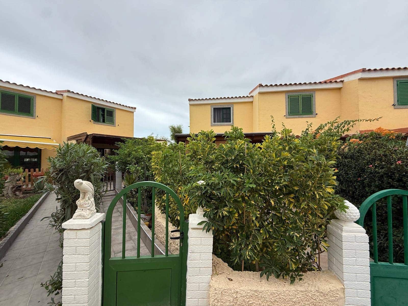 2 soverom Kjedet enebolig til leie i San Bartolome de Tirajana - € 1 400 (Ref: 9353622)