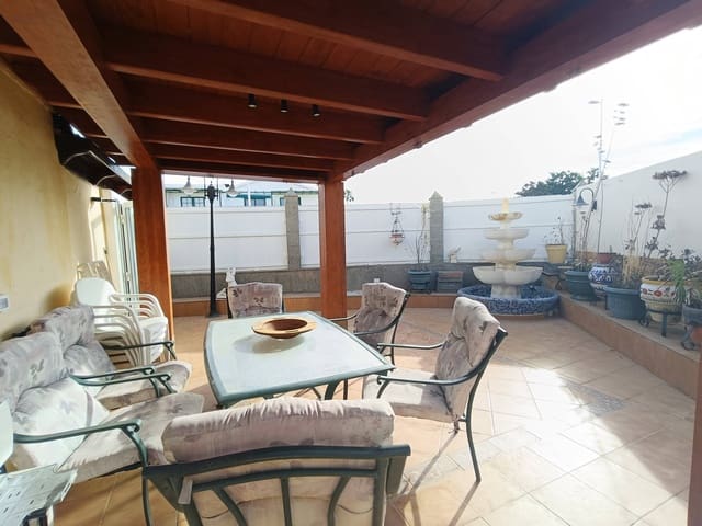 2 soverom Kjedet enebolig til leie i San Bartolomé de Tirajana - € 1 400 (Ref: 9353622)