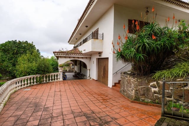 5 slaapkamer Villa te koop in Teror met garage - € 700.000 (Ref: 9367514)