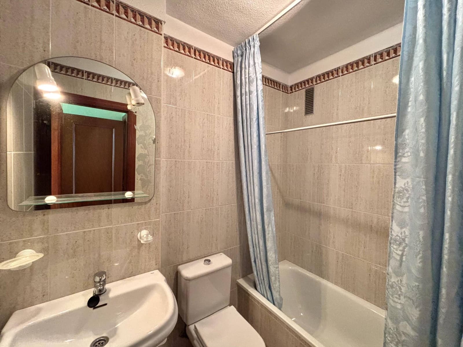 3 soveværelse Lejlighed til salg i Santa Cruz de Tenerife - € 209.500 (Ref: 9375342)